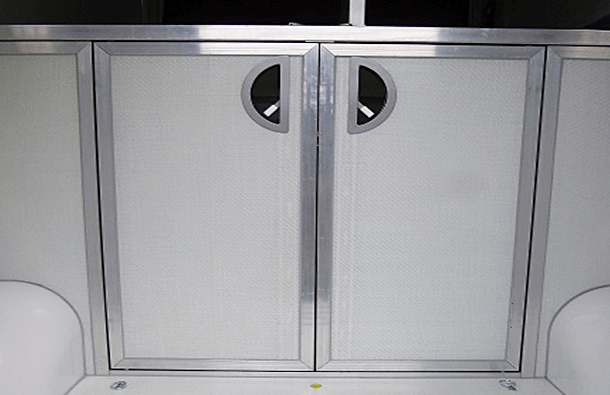 Prsní trubka s dvířky